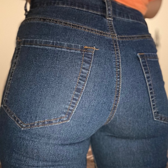 Blue jeans - Picture 3 of 3